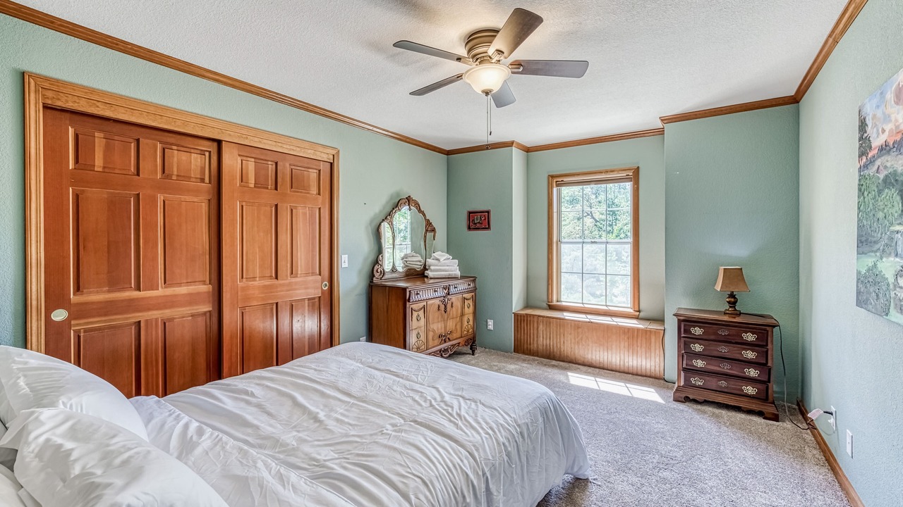 Photo of Bedroom in Cascadel Woods