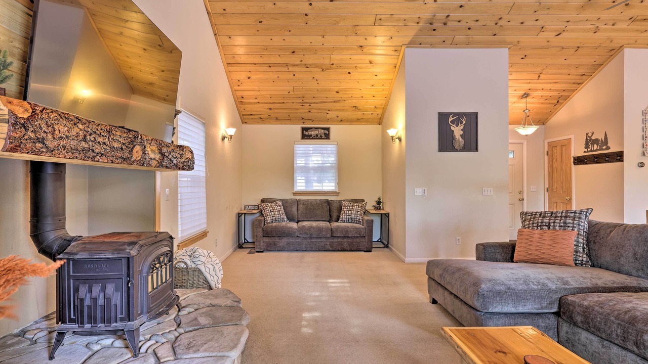 Photo of Livingroom in Cold Springs