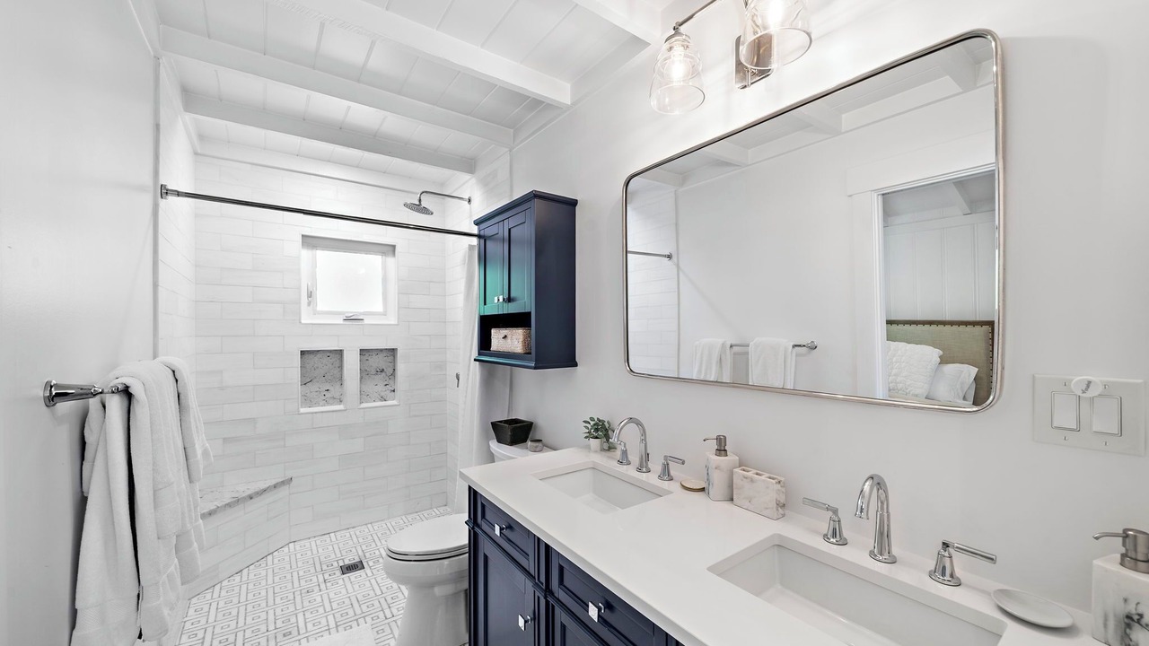 Photo of Bathroom in Laguna Beach
