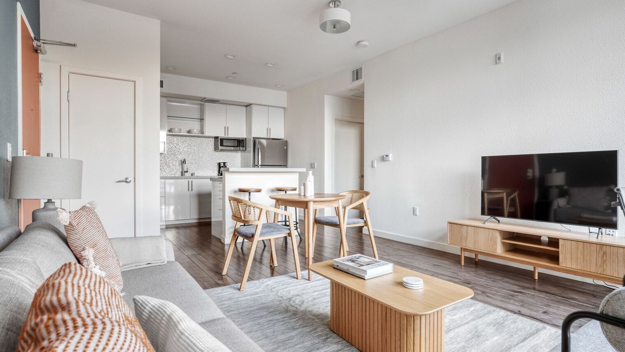 Photo of Livingroom in Southwest Berkeley