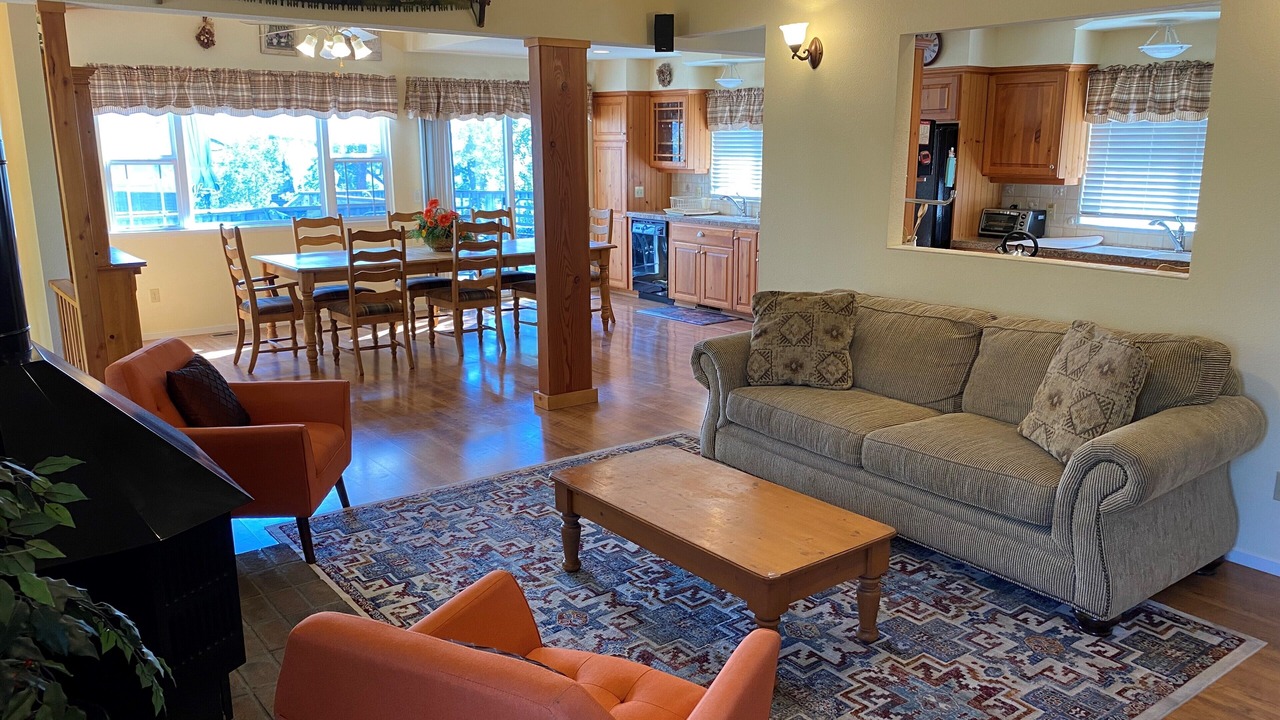 Photo of Livingroom in Copperopolis