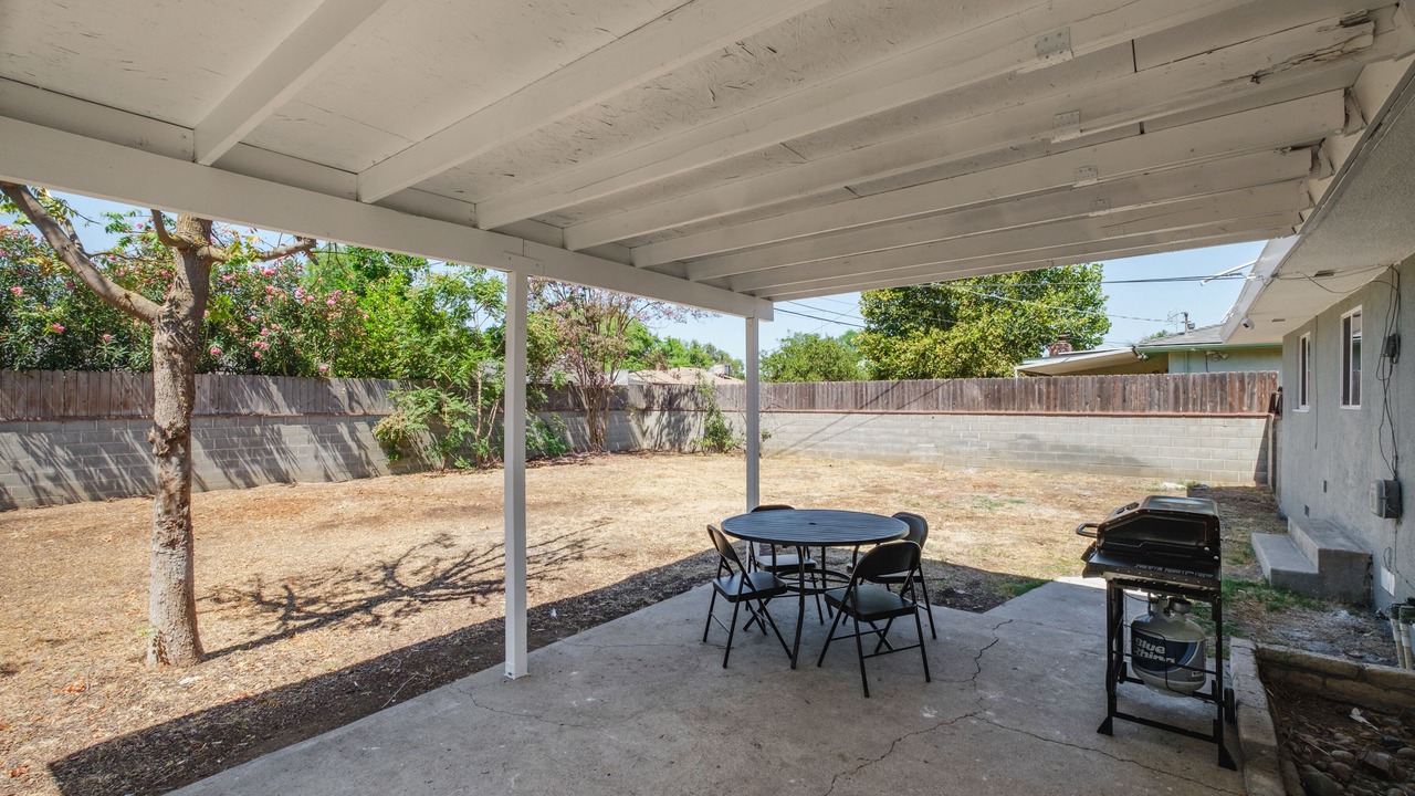 Photo of Outdoor in Raisin