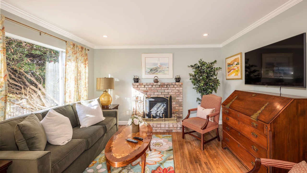 Photo of Livingroom in Half Moon Bay