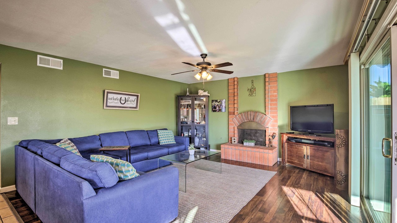 Photo of Livingroom in Lincoln Acres
