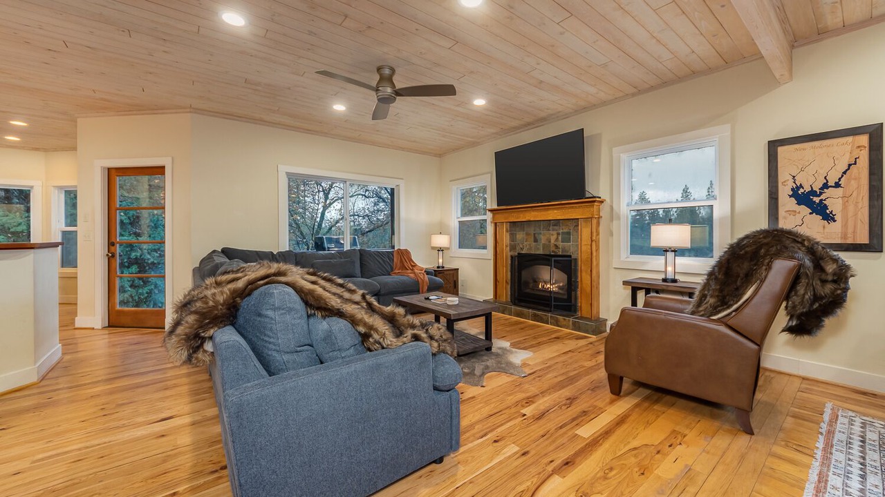 Photo of Livingroom in Forest Meadows