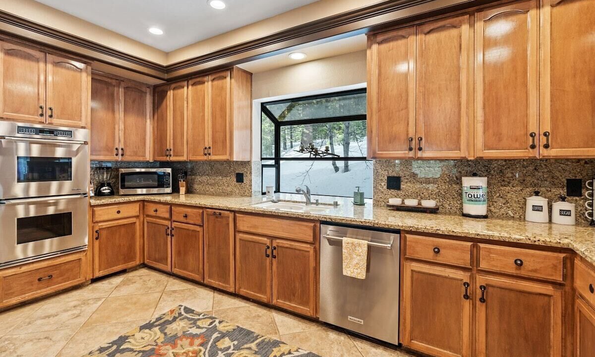 Photo of Kitchen in Shaver Lake