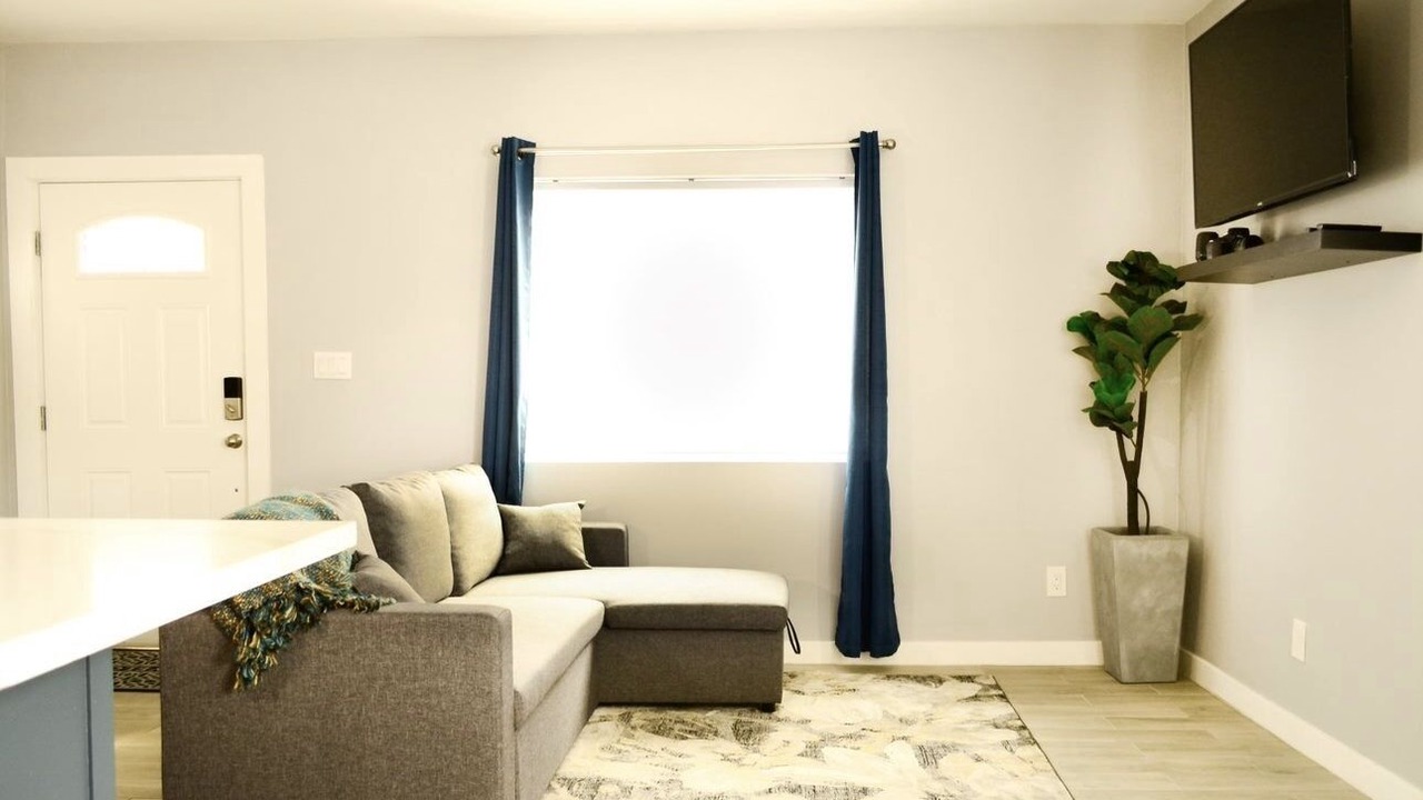 Photo of Livingroom in Paramount