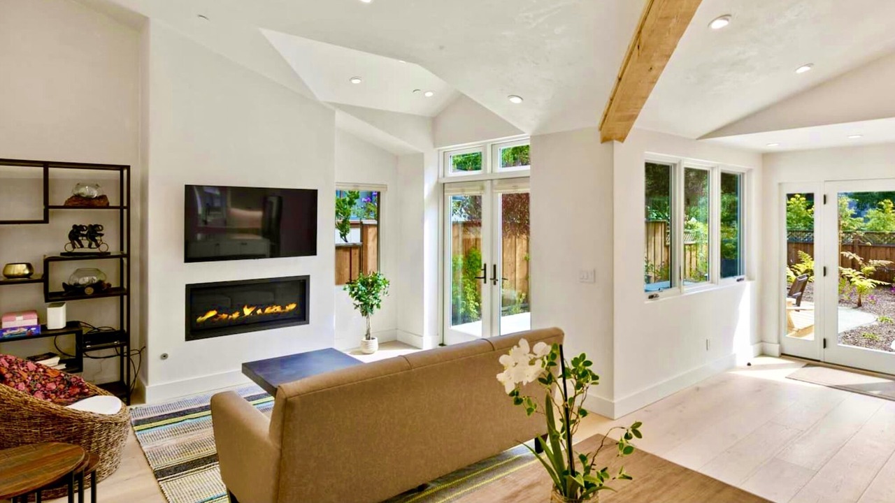 Photo of Livingroom in Northwest Carmel