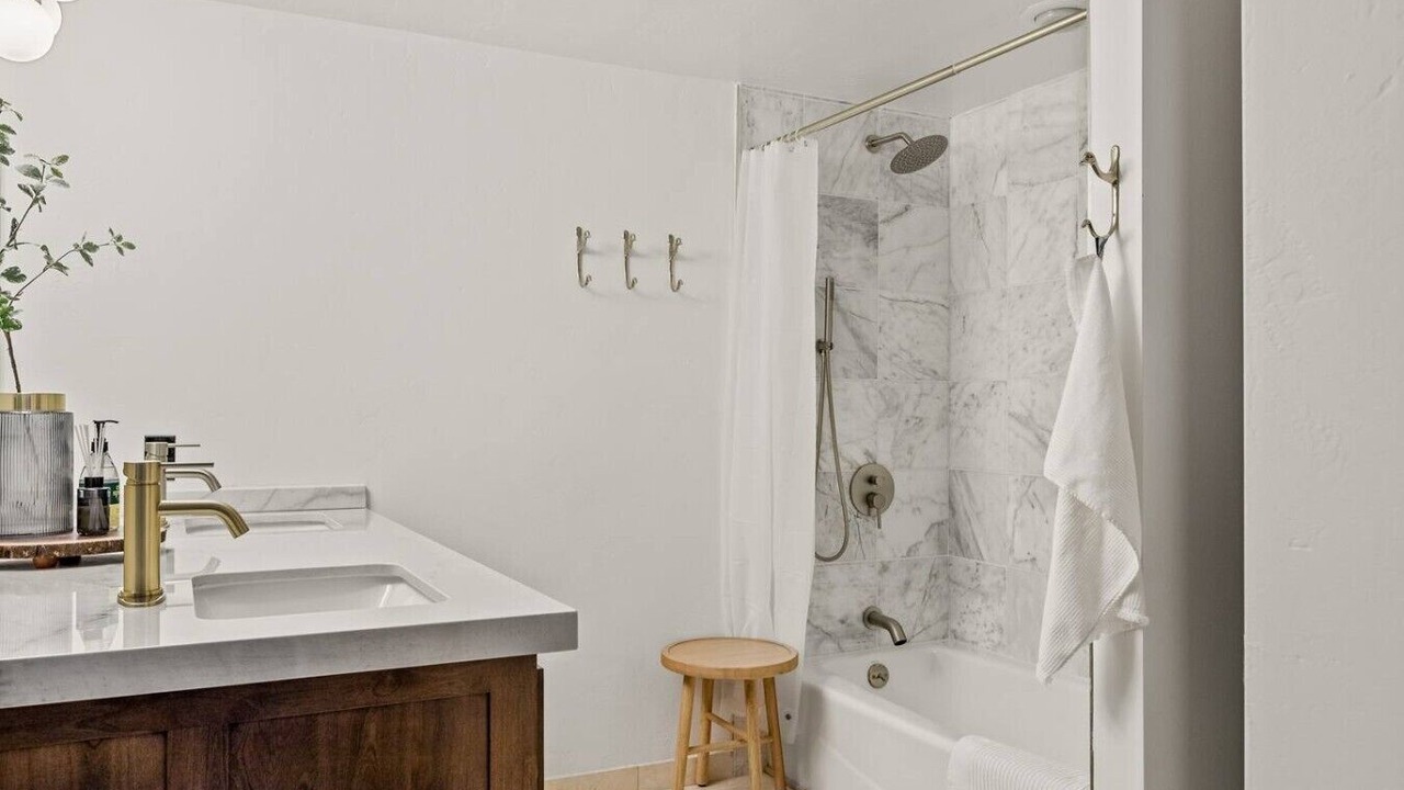 Photo of Bathroom in Baldwin Lake