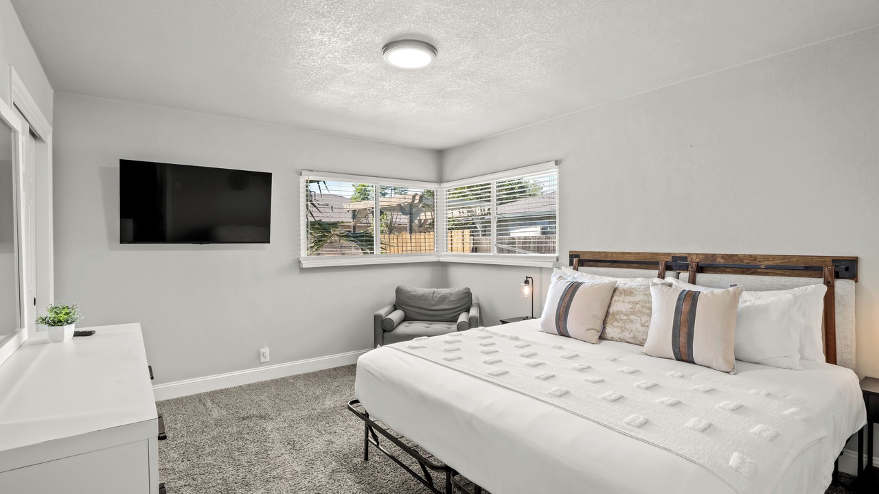 Photo of Bedroom in Raisin