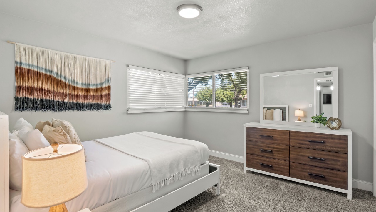 Photo of Bedroom in Raisin