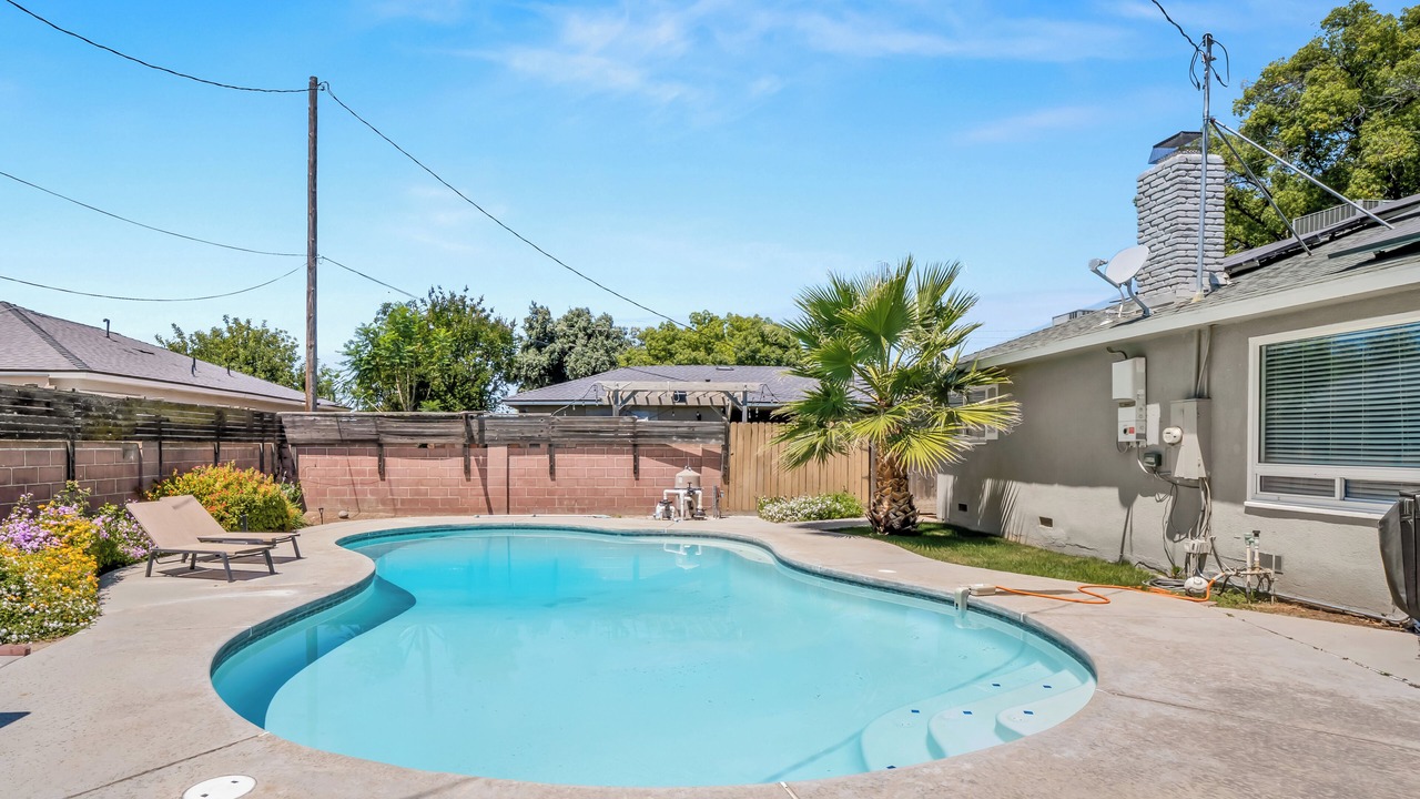 Photo of Outdoor in Raisin