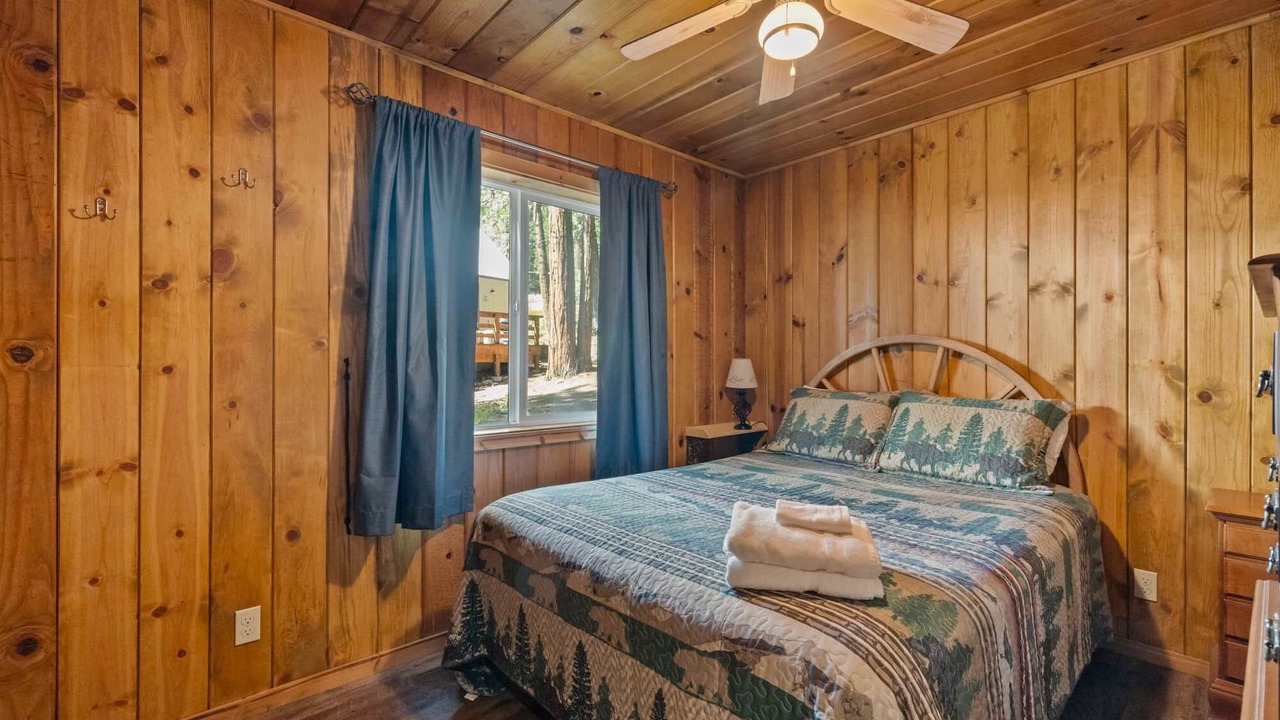 Photo of Bedroom in Strawberry