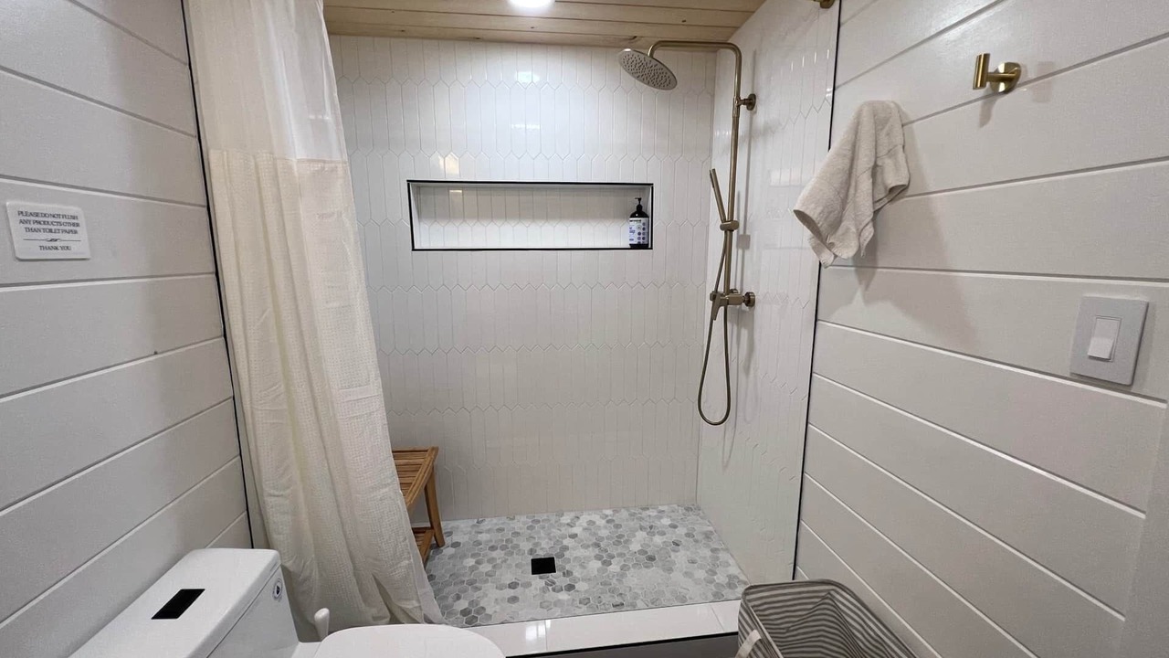 Photo of Bathroom in Strawberry