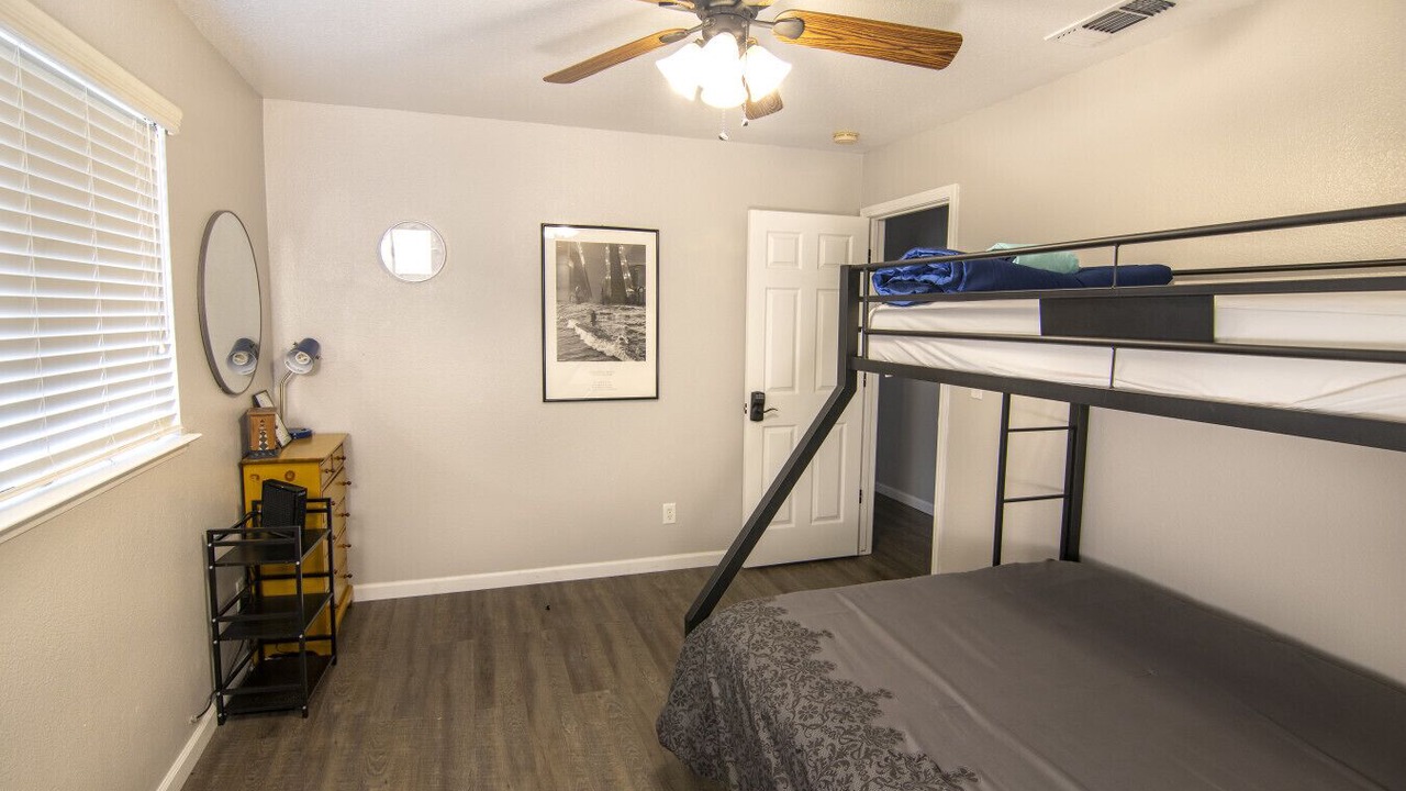 Photo of Bedroom in Yosemite Lakes