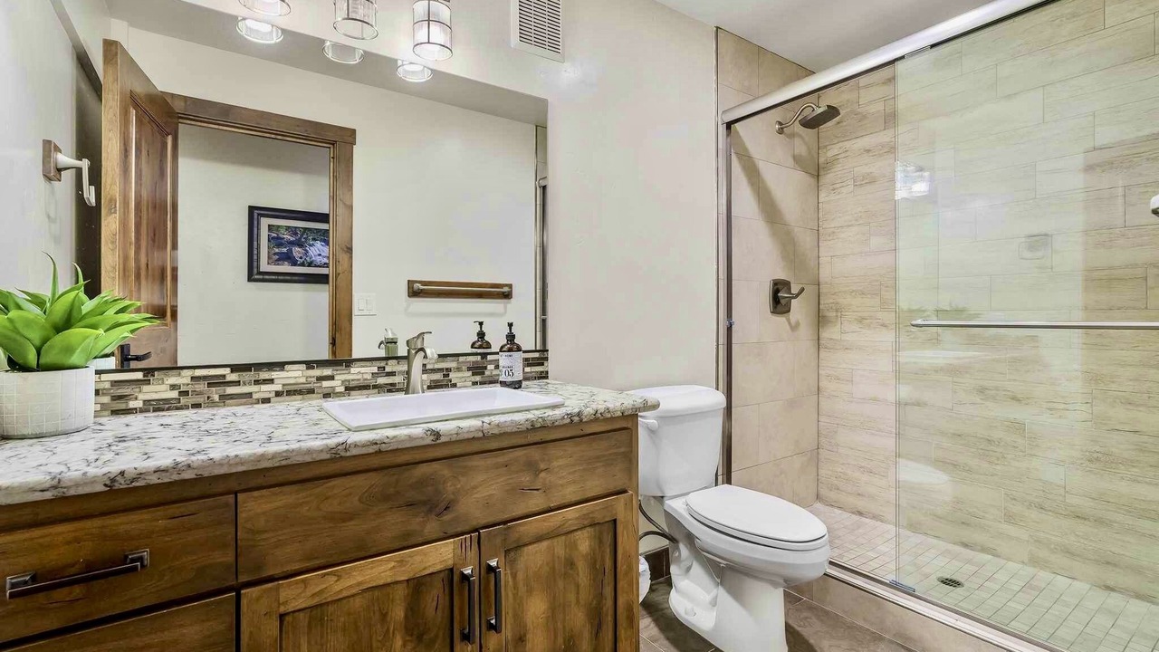 Photo of Bathroom in Round Hill Village