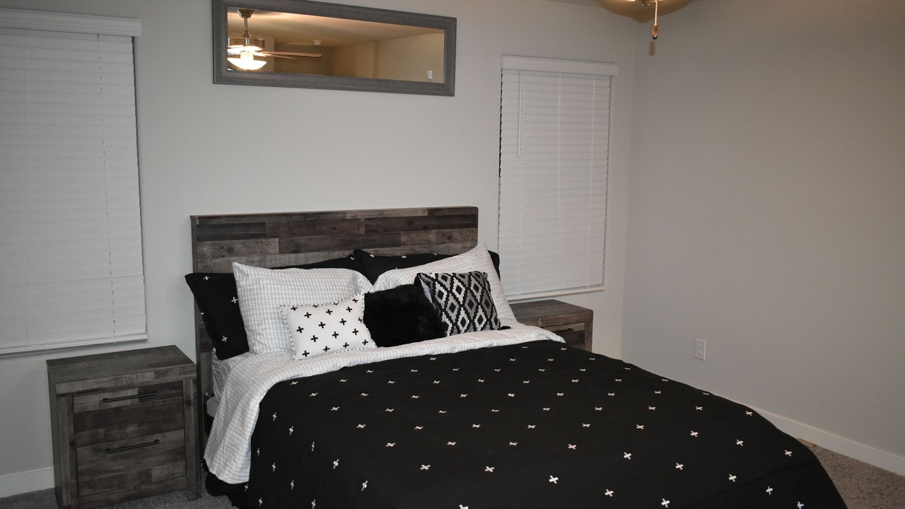 Photo of Bedroom in Enterprise