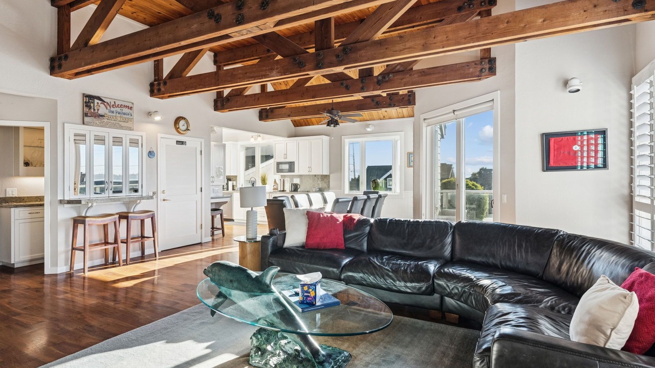 Photo of Livingroom in Eastside Santa Cruz