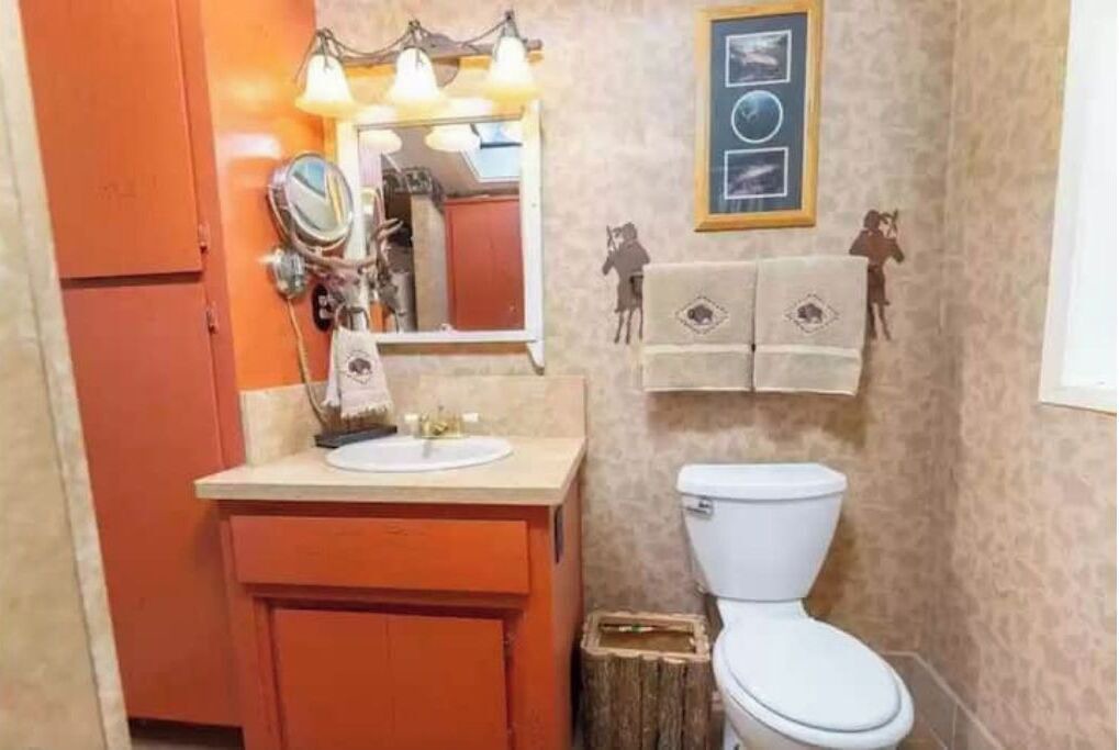 Photo of Bathroom in Groveland