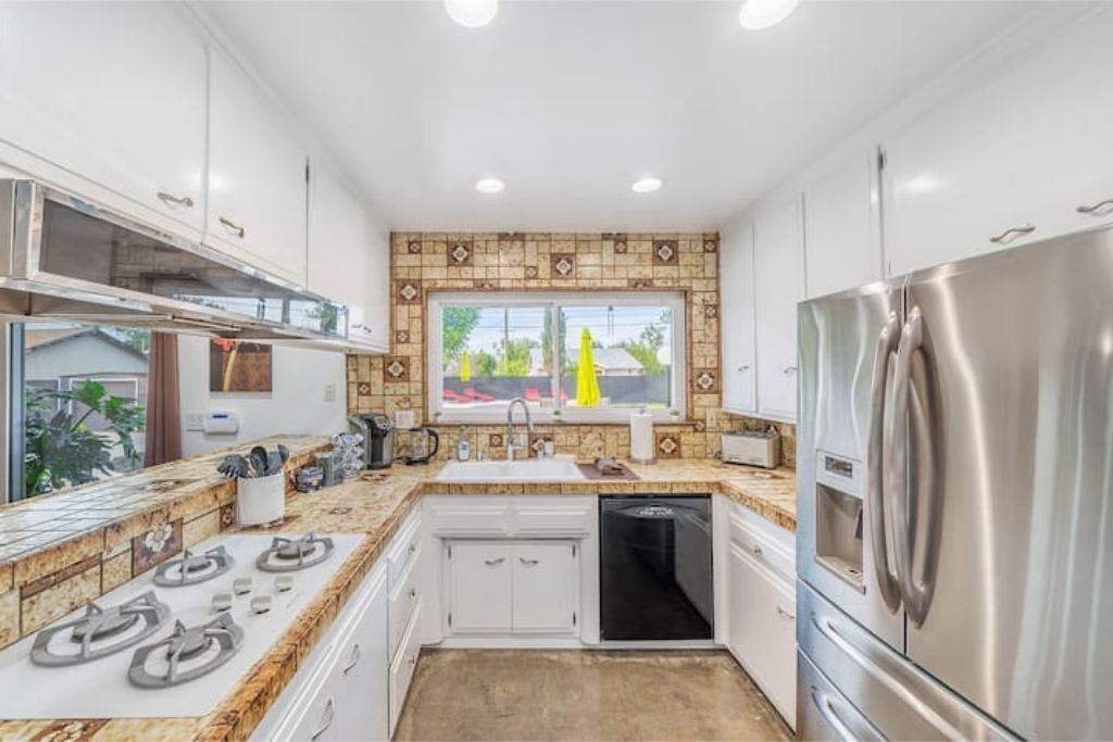 Photo of Kitchen in Canoga Park