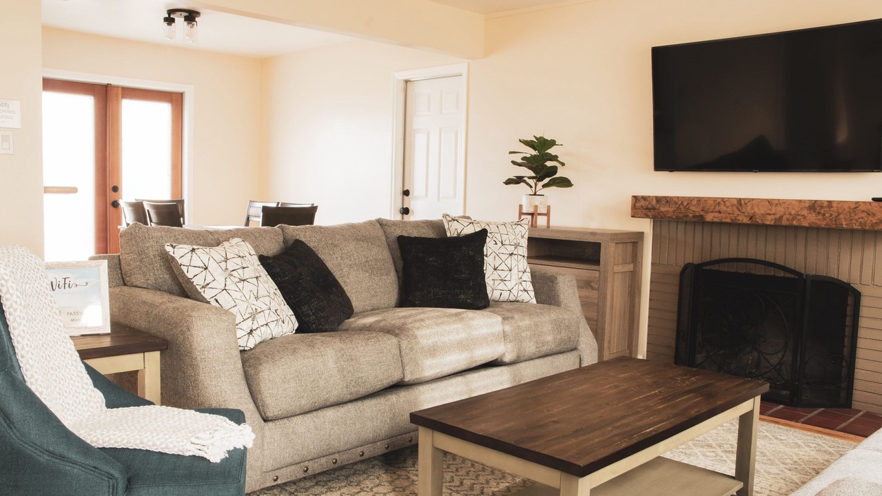 Photo of Livingroom in Salinas