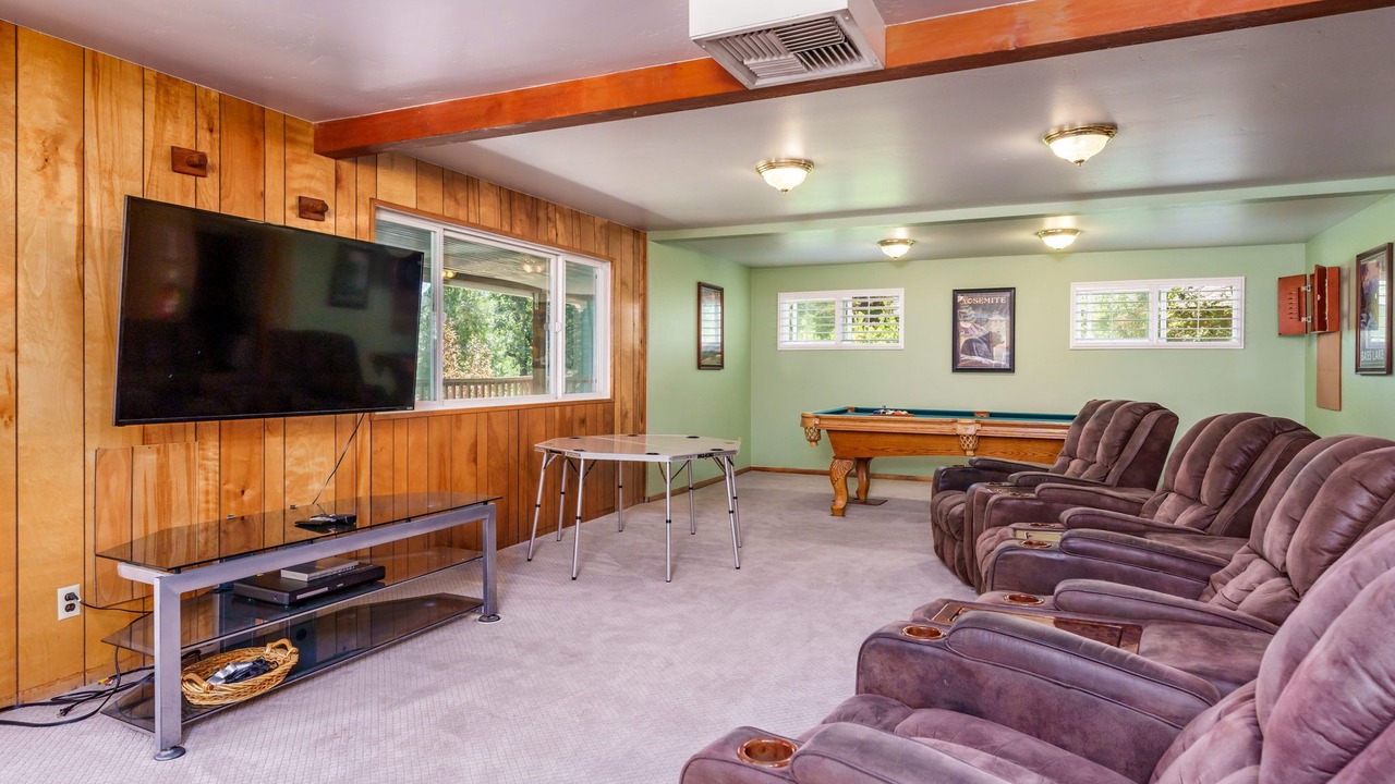 Photo of Livingroom in Bass Lake