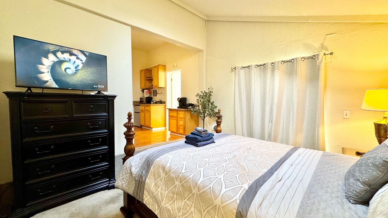 Photo of Bedroom in Willow Glen