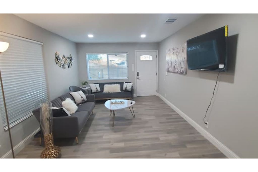 Photo of Livingroom in Oildale