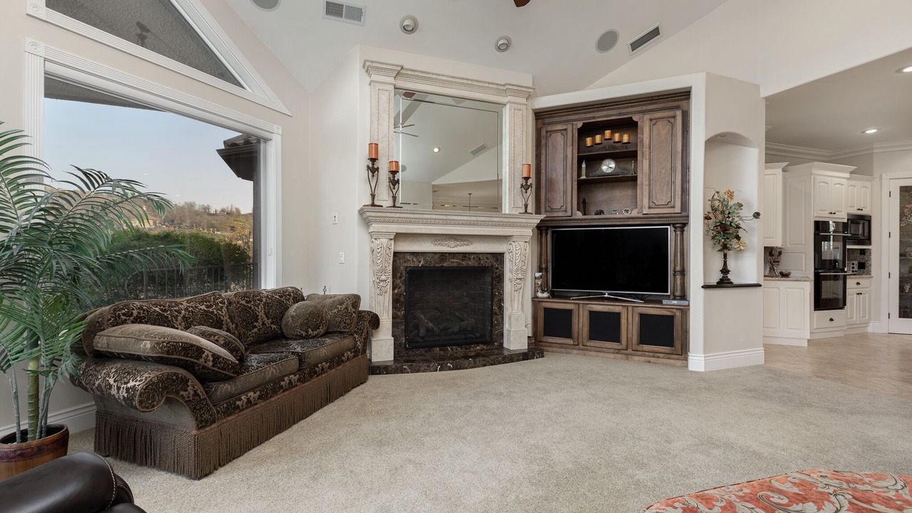 Photo of Livingroom in Springville