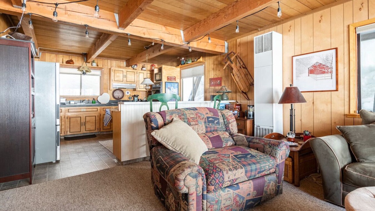 Photo of Livingroom in Serene Lakes