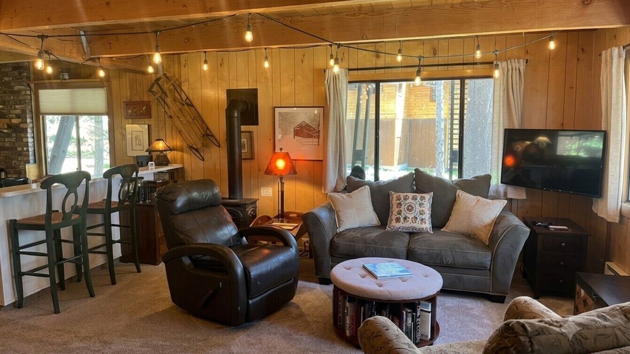 Photo of Livingroom in Serene Lakes