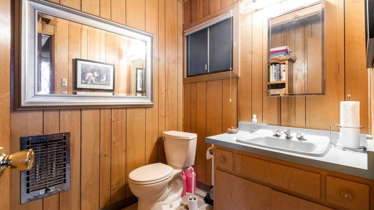 Photo of Bathroom in Serene Lakes