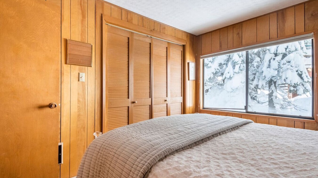 Photo of Bedroom in Serene Lakes