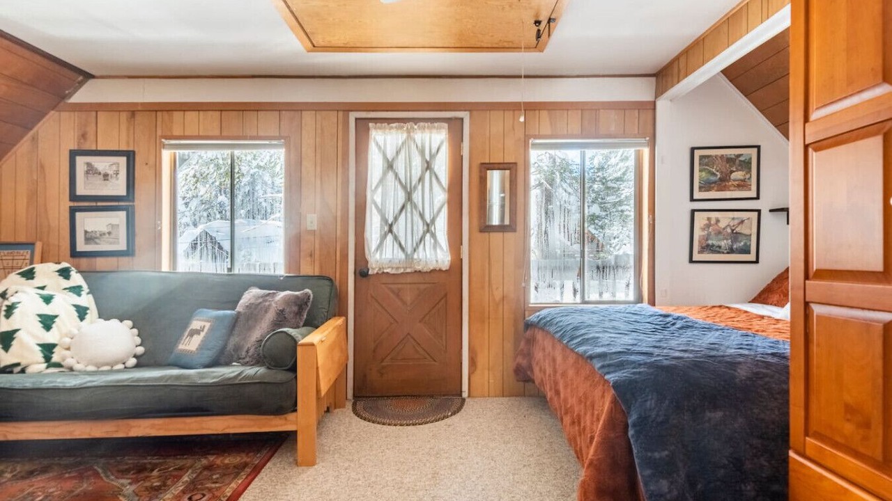 Photo of Bedroom in Serene Lakes