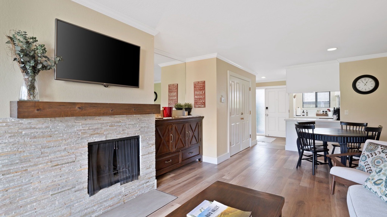 Photo of Livingroom in Napa