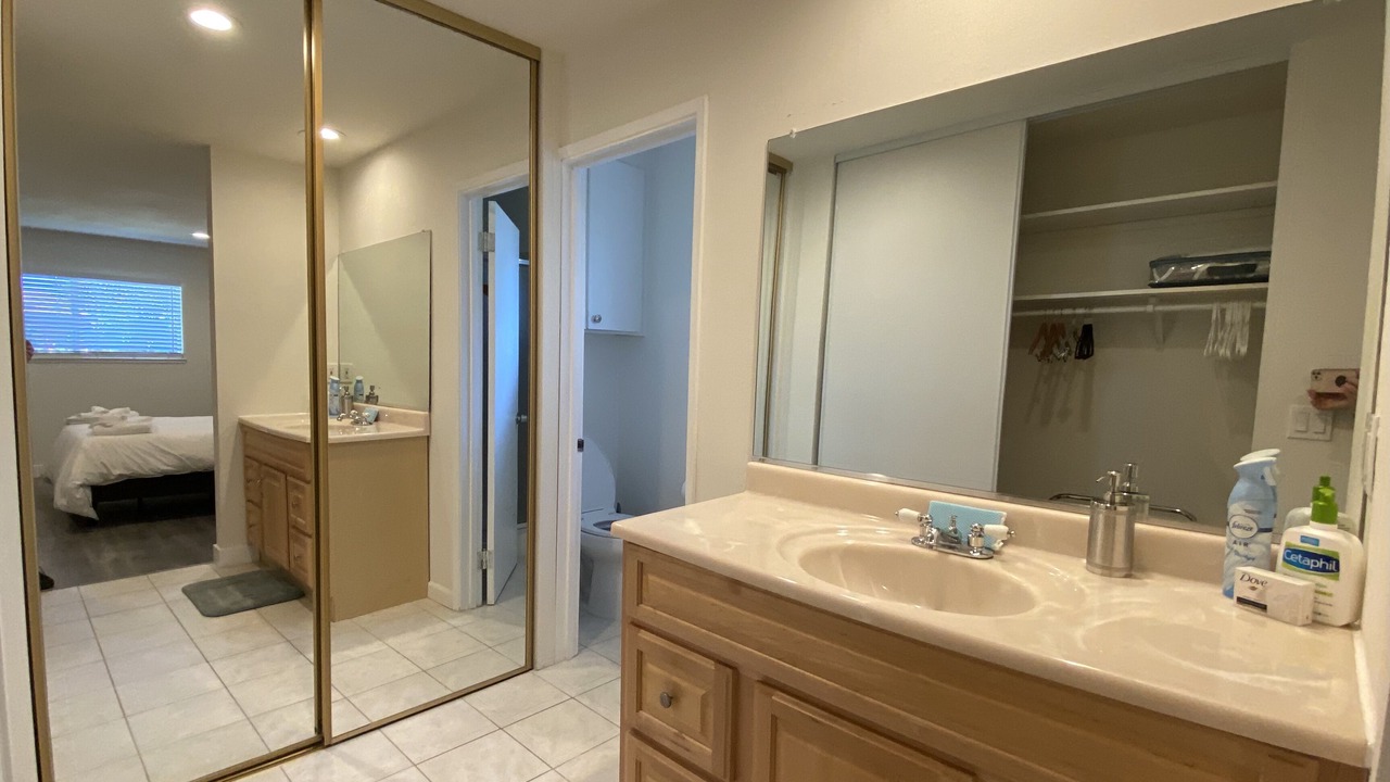 Photo of Bathroom in Cambrian