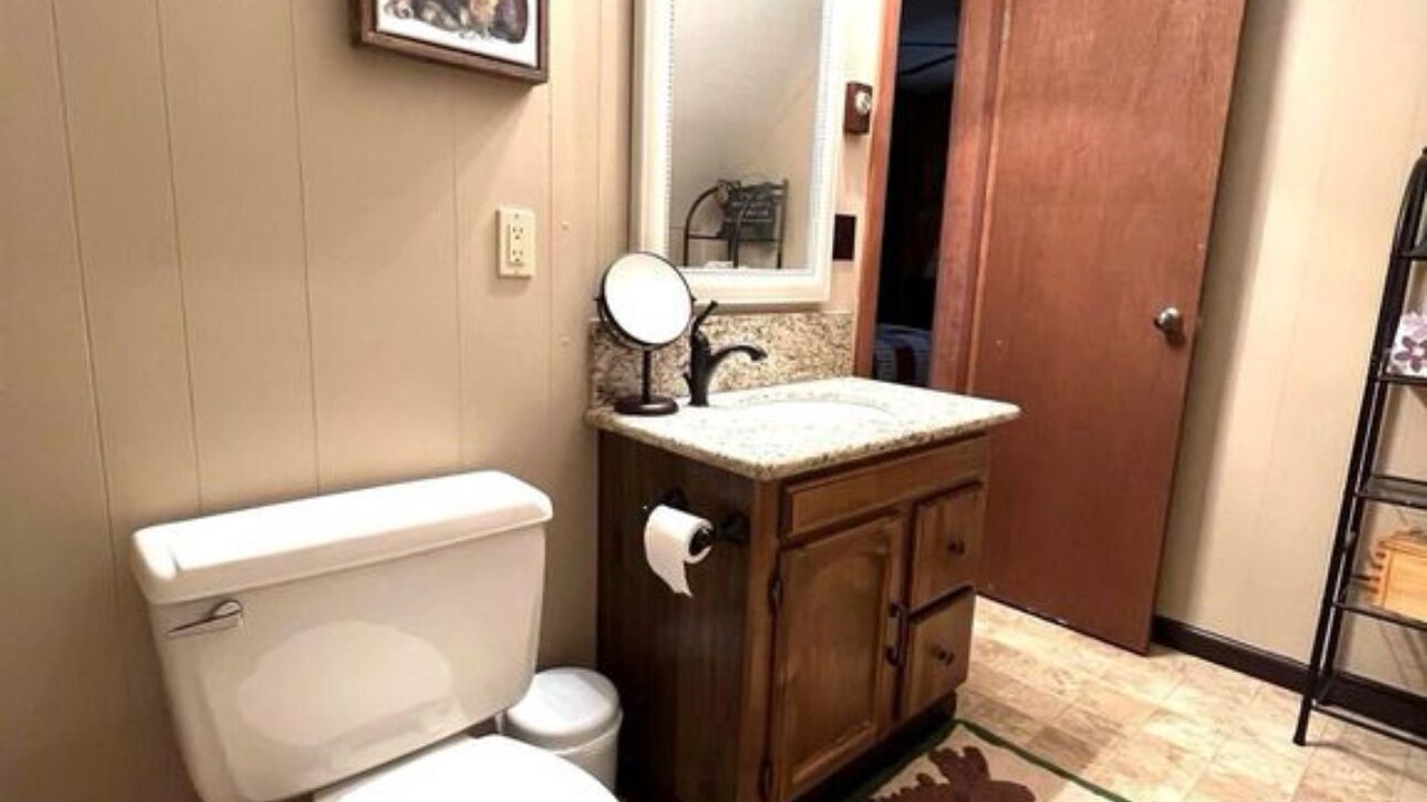 Photo of Bathroom in Long Barn