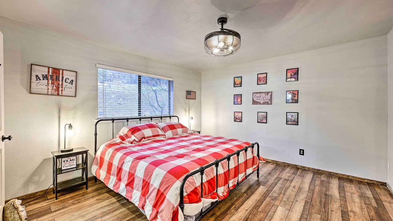 Photo of Bedroom in Cascadel Woods