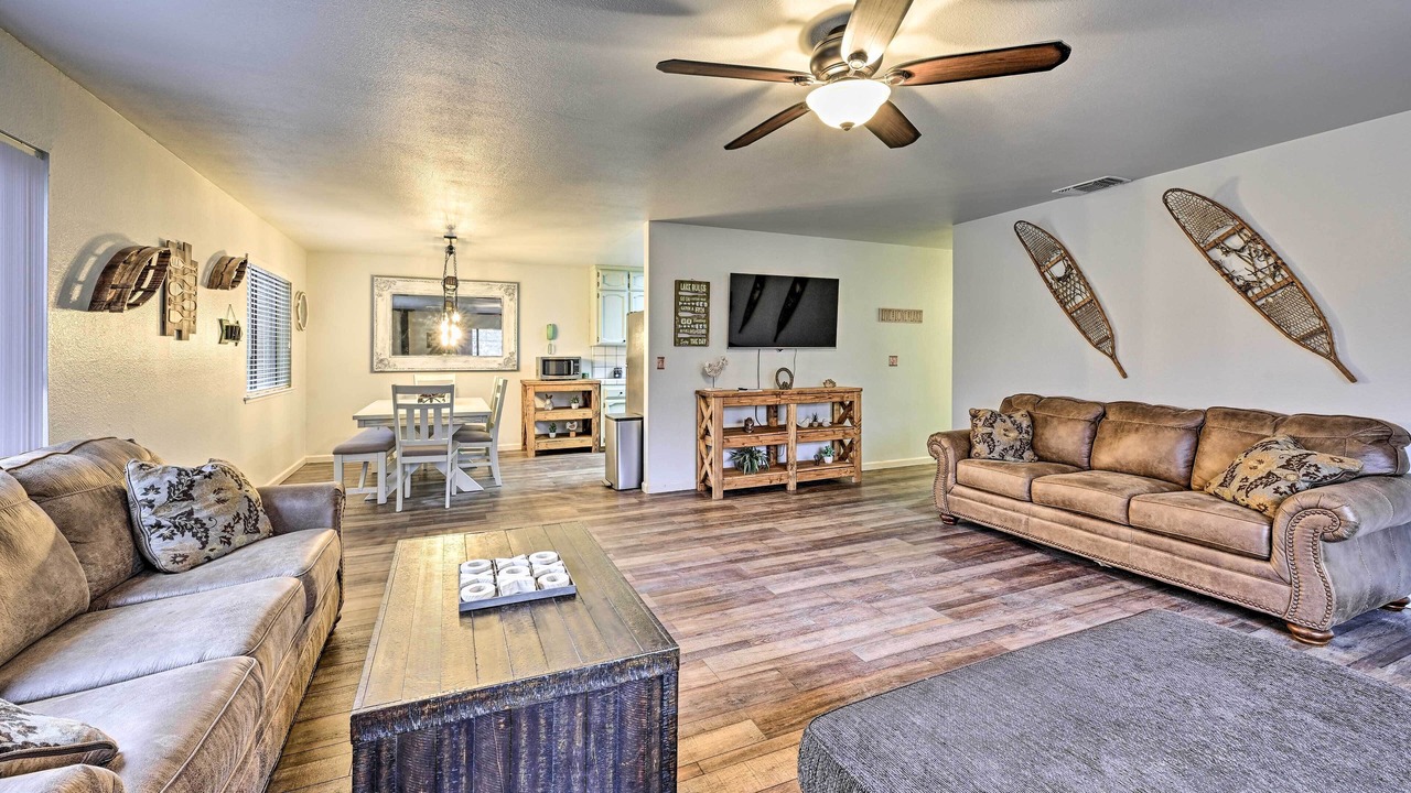 Photo of Livingroom in Cascadel Woods