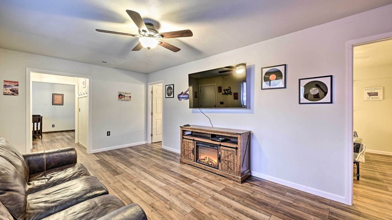 Photo of Livingroom in Cascadel Woods