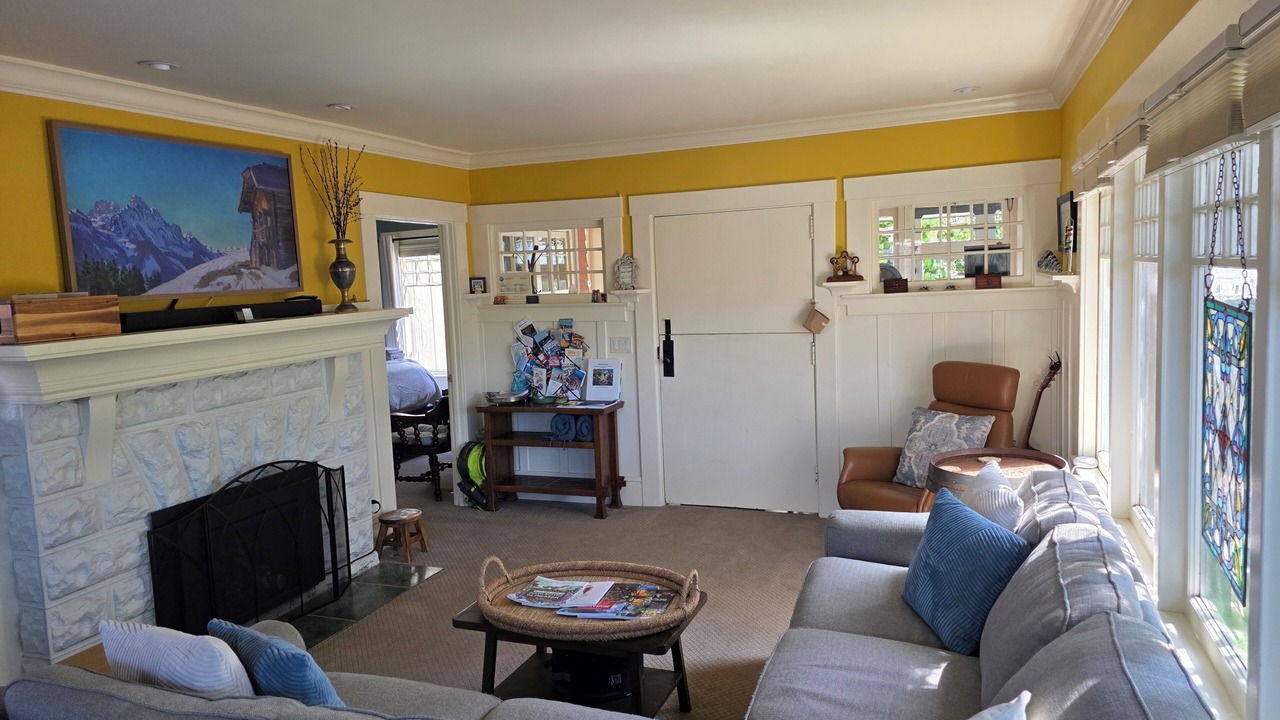 Photo of Livingroom in Pacific Grove