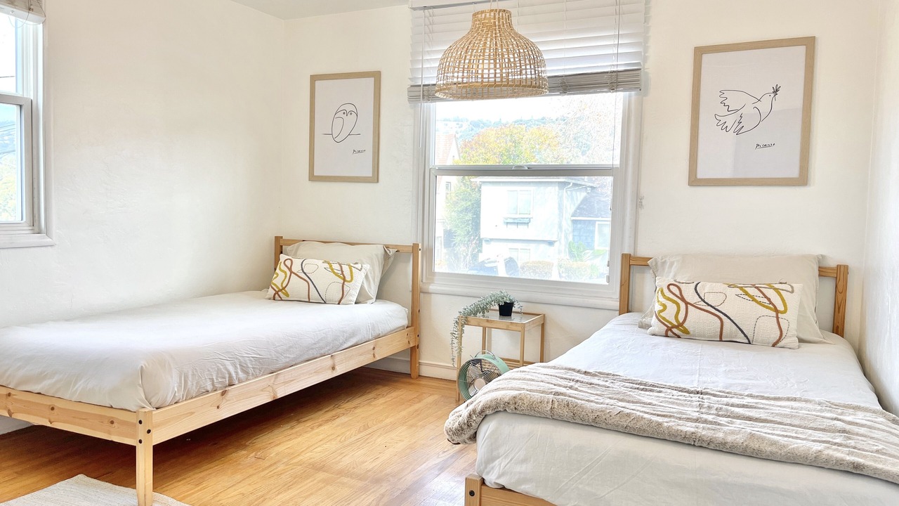 Photo of Bedroom in Oakland
