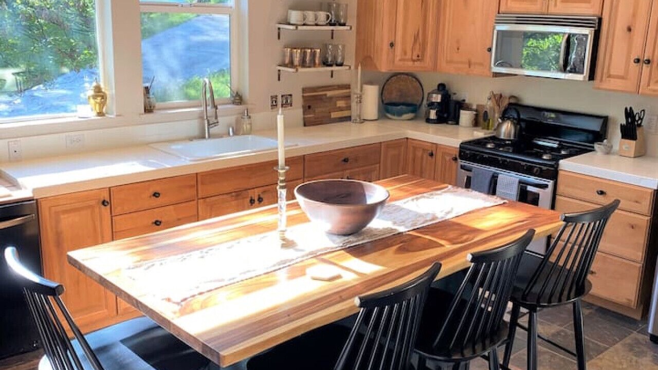 Photo of Kitchen in Groveland
