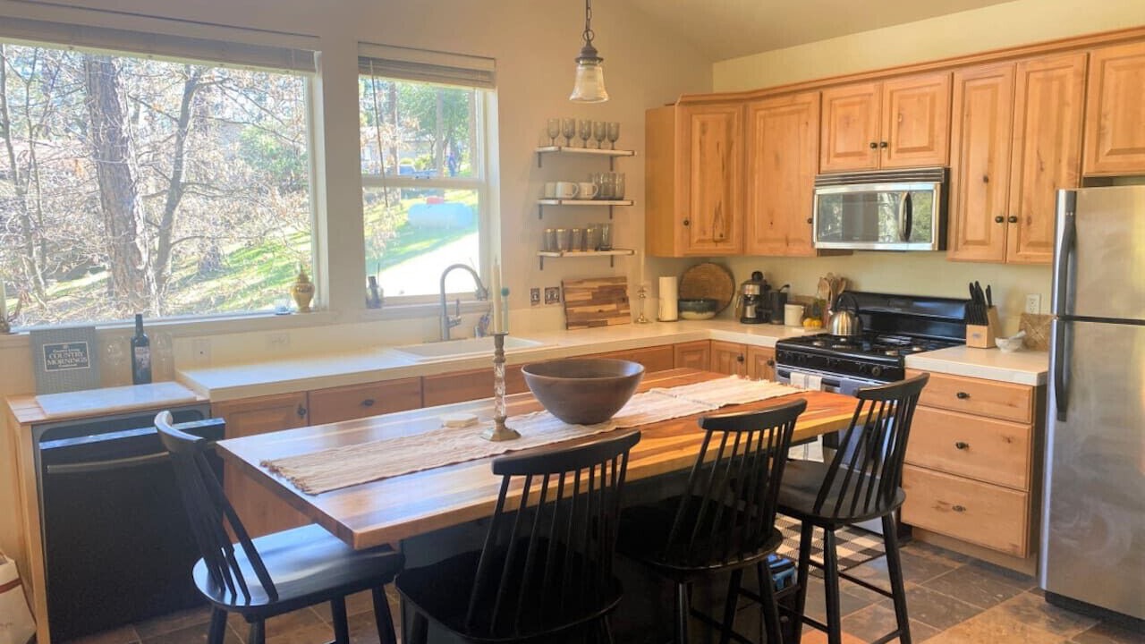 Photo of Kitchen in Groveland