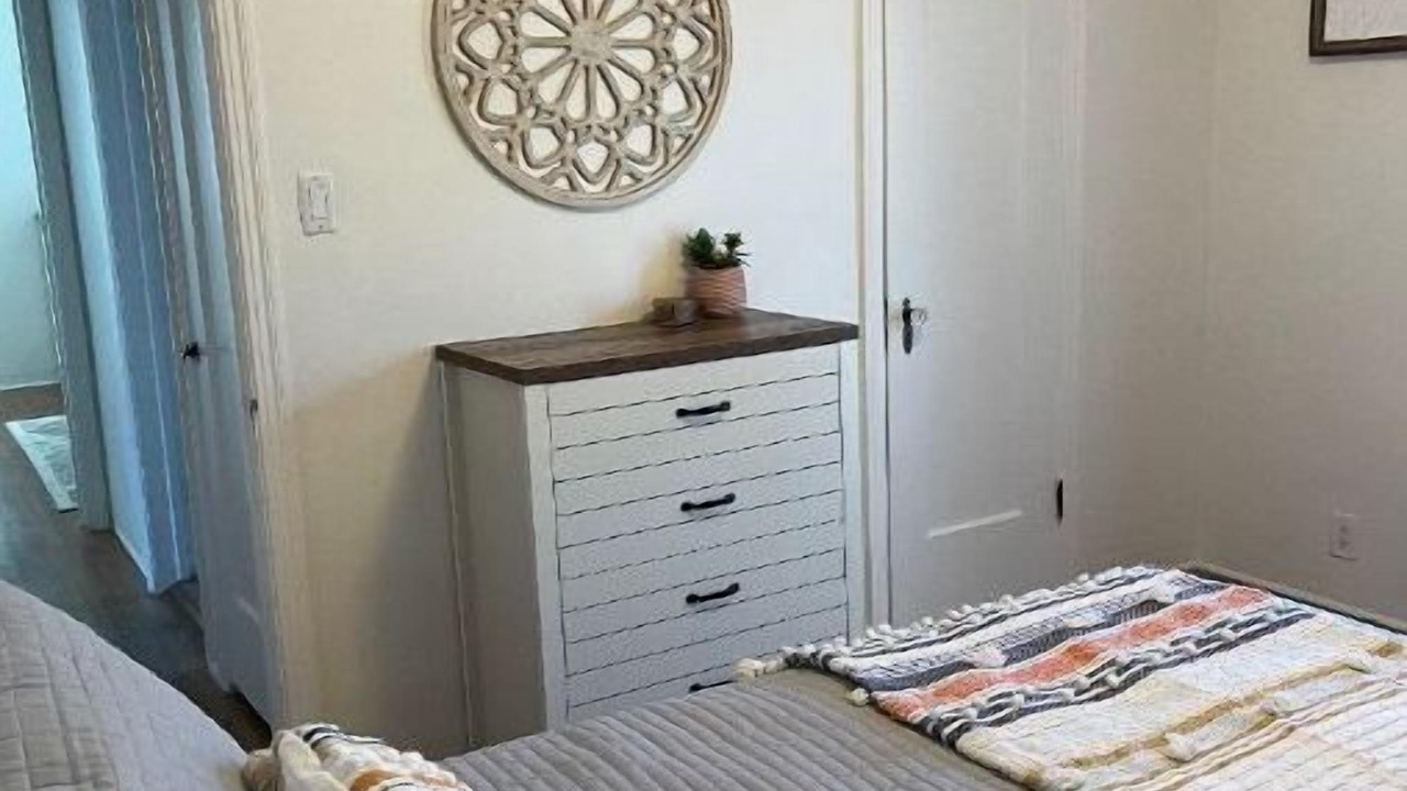 Photo of Bedroom in Raisin