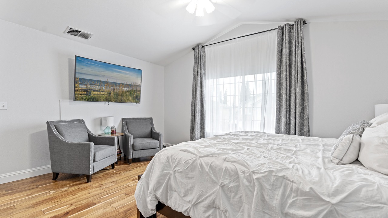 Photo of Bedroom in Raisin