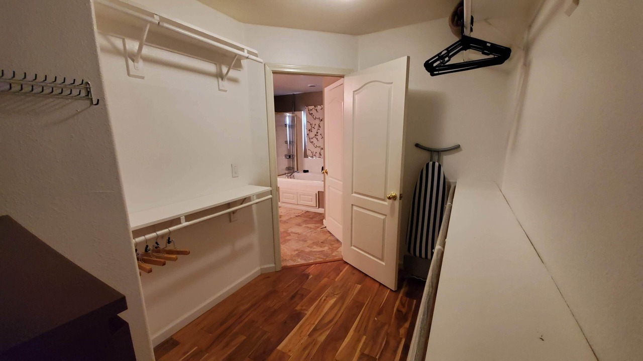 Photo of Bathroom in Raisin