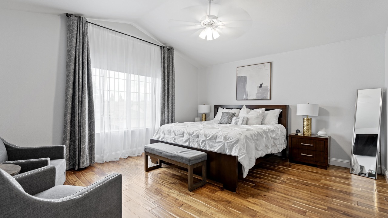 Photo of Bedroom in Raisin