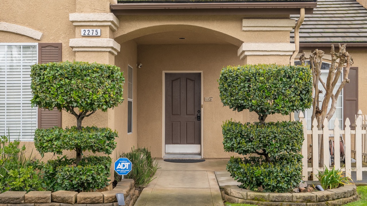 Photo of Outdoor in Raisin