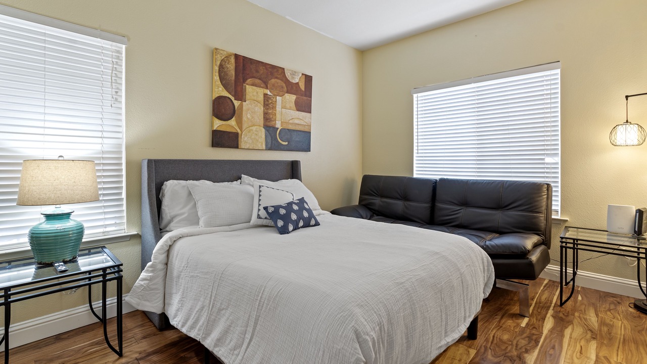 Photo of Bedroom in Raisin